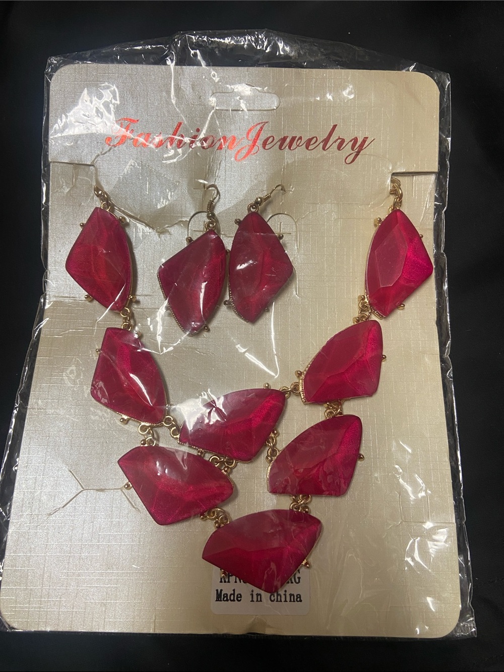 Fashion Jewelry Bright Pink Faceted Statement Necklace with Matching Earrings